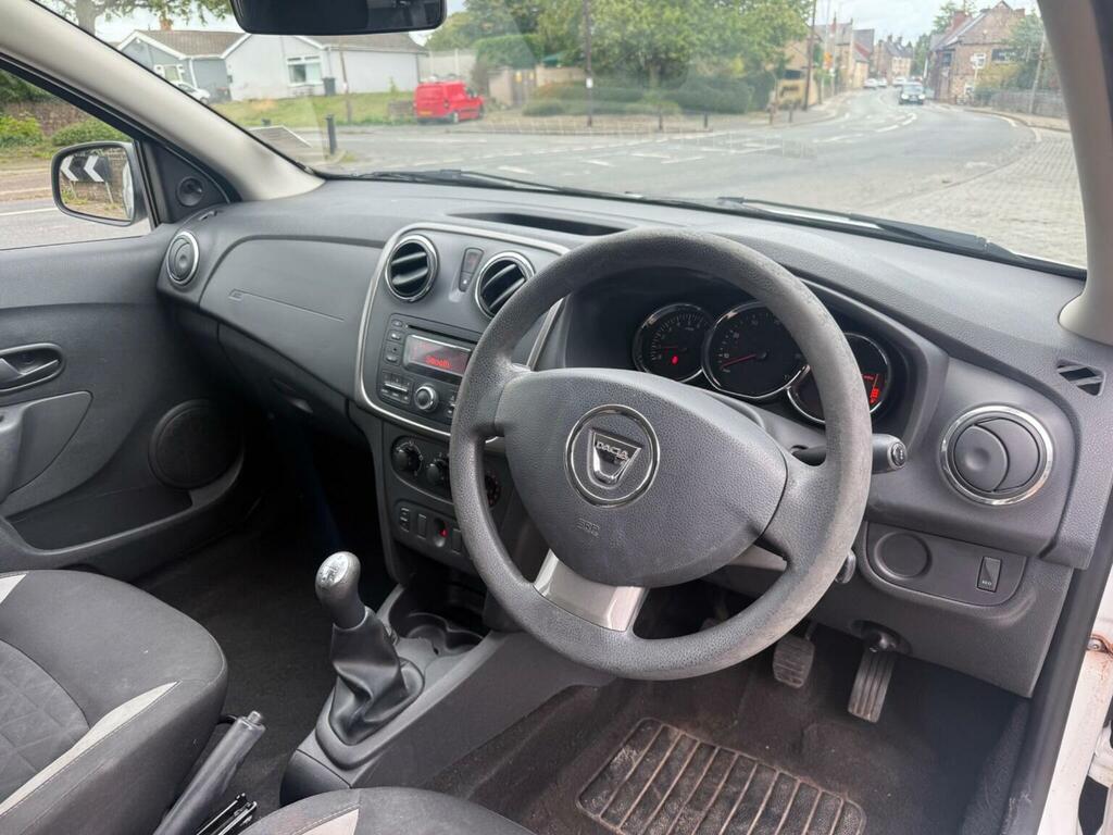 Dacia Sandero Stepway Hatchback 1.5 Stepway Laureate Dci 90 2014 Red #10
