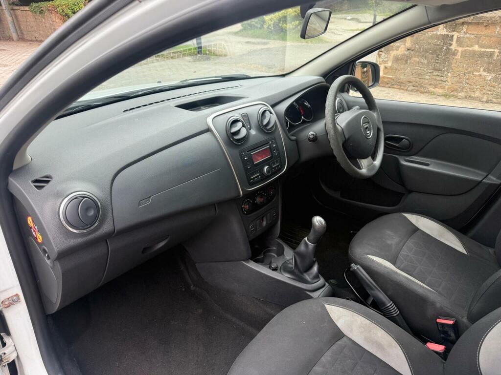 Dacia Sandero Stepway Hatchback 1.5 Stepway Laureate Dci 90 2014 Red #14