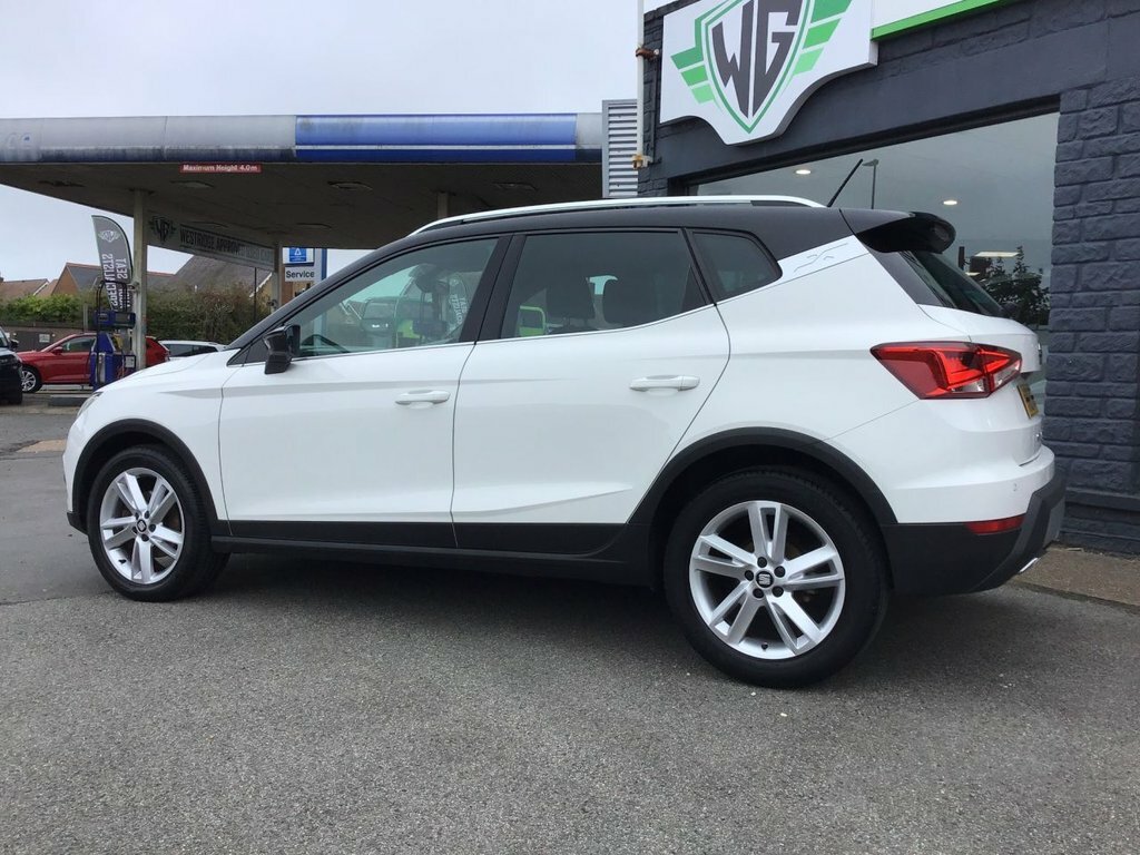 Seat Arona Tsi Fr Suv White #3