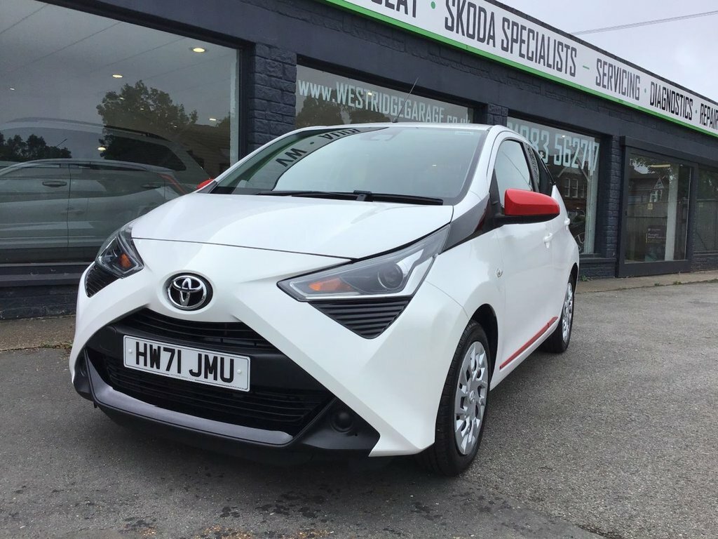 Toyota Aygo Vvt-i X-play Hatchback White