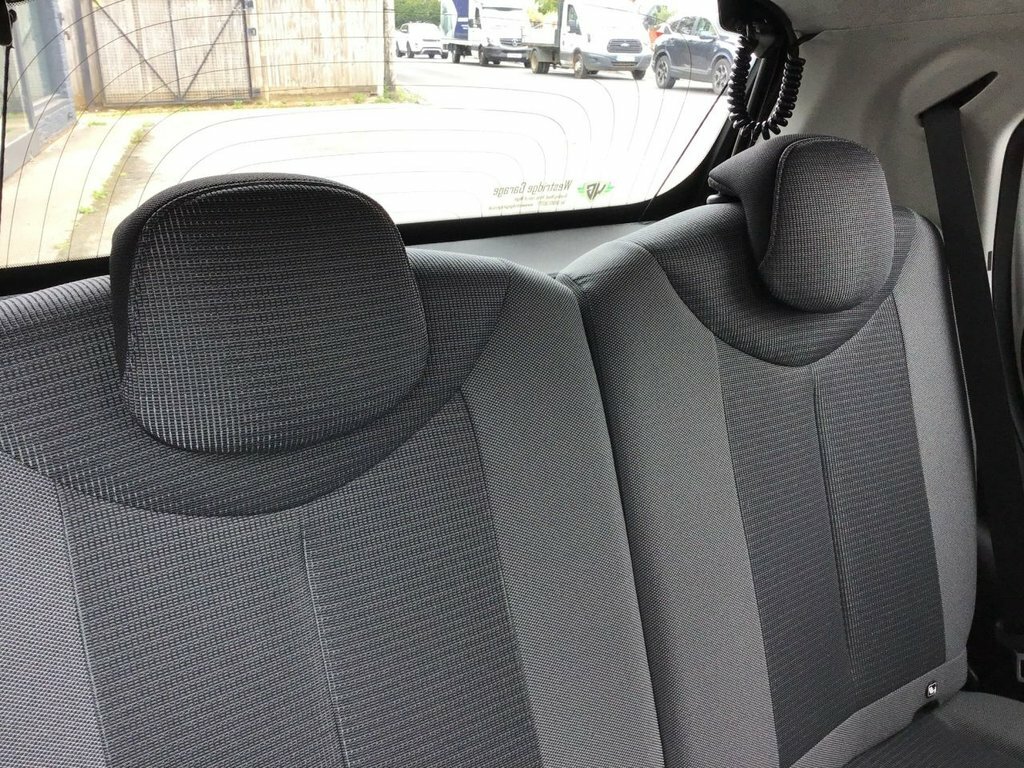 Toyota Aygo Vvt-i X-play Hatchback White #6