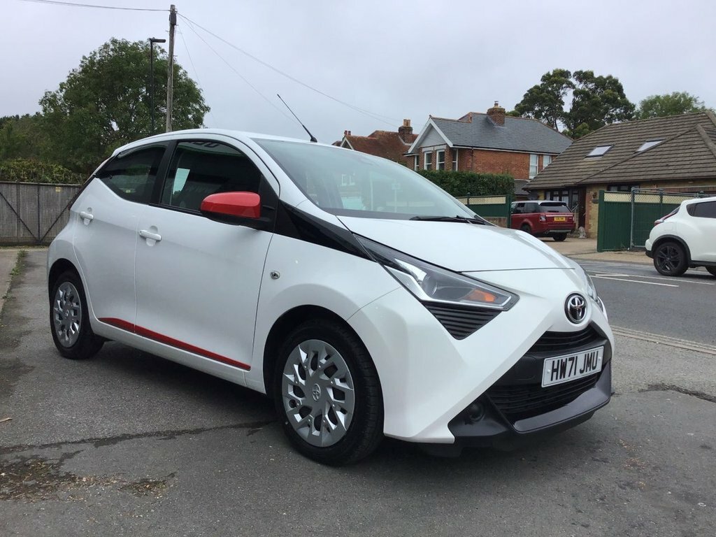 Toyota Aygo Vvt-i X-play Hatchback White #2