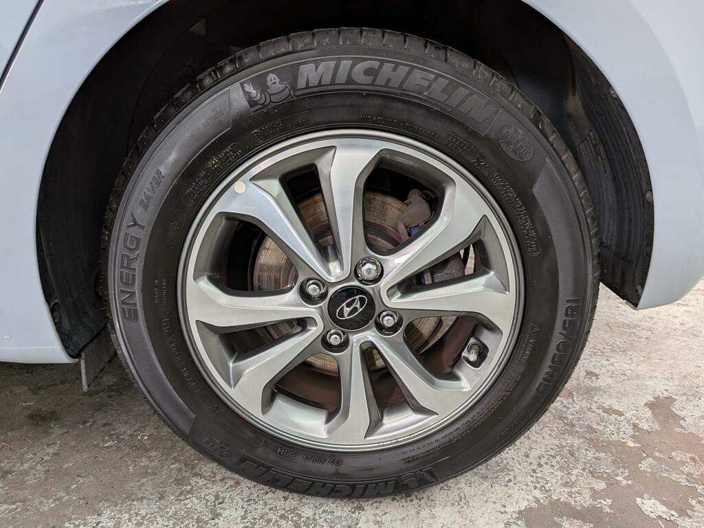 Hyundai I20 Hatchback White #28