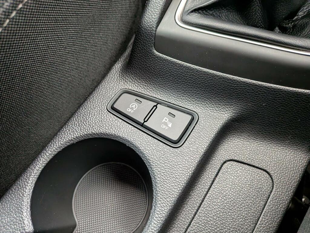 Hyundai I20 Hatchback White #18