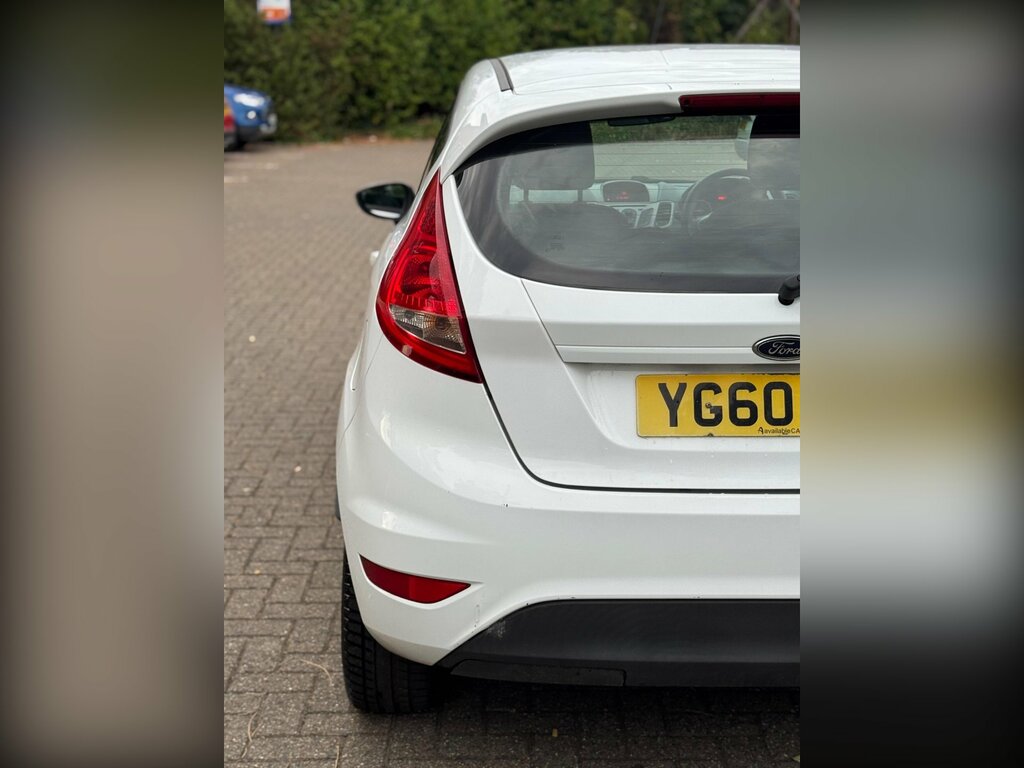 Ford Fiesta Hatchback 1.6 Titanium 201010 Red #11