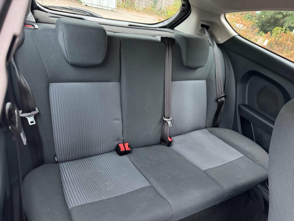 Ford Fiesta Hatchback 1.6 Titanium 201010 Red #22