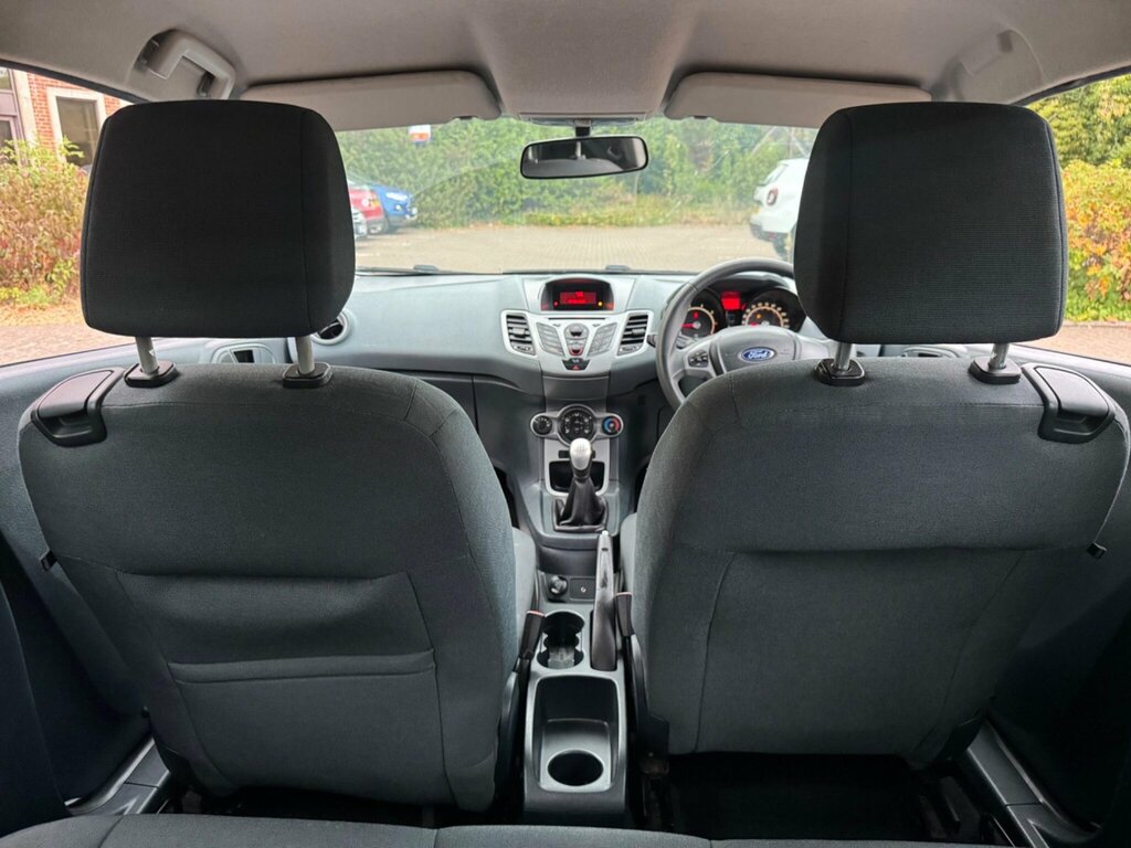 Ford Fiesta Hatchback 1.6 Titanium 201010 Red #26