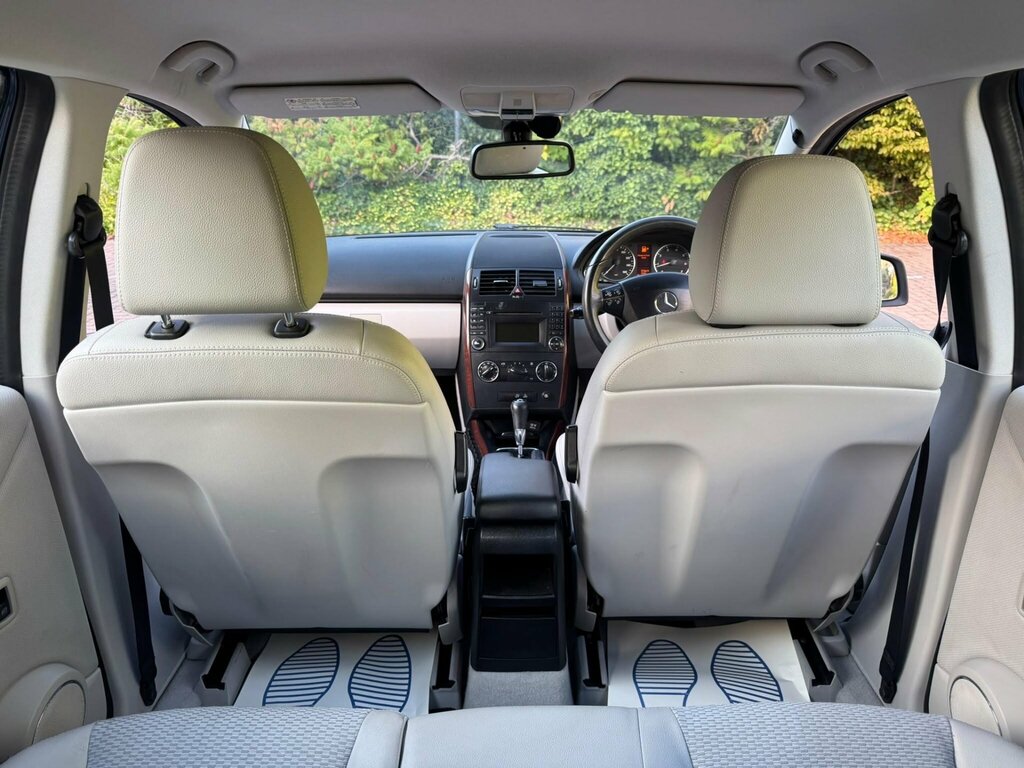 Mercedes-Benz A Class 1.5 Blueefficiency Avantgarde Se Black #26