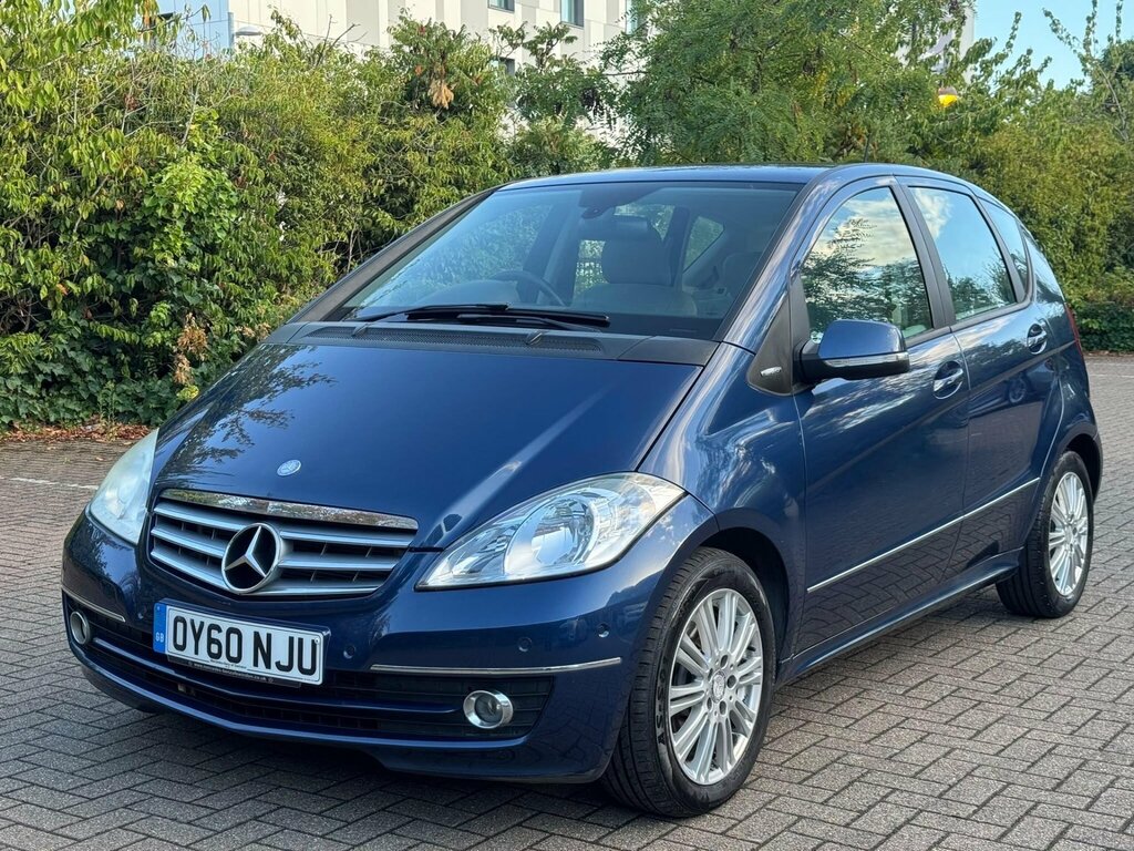 Mercedes-Benz A Class 1.5 Blueefficiency Avantgarde Se Black #2