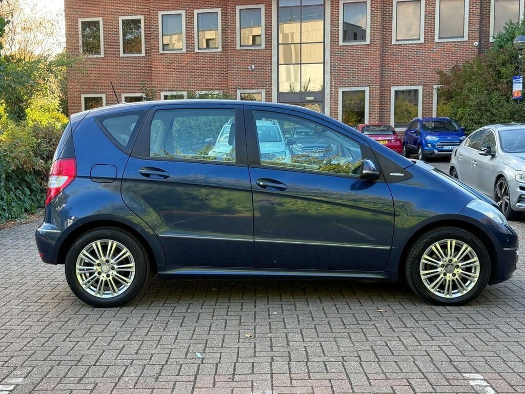 Mercedes-Benz A Class 1.5 Blueefficiency Avantgarde Se Black #7