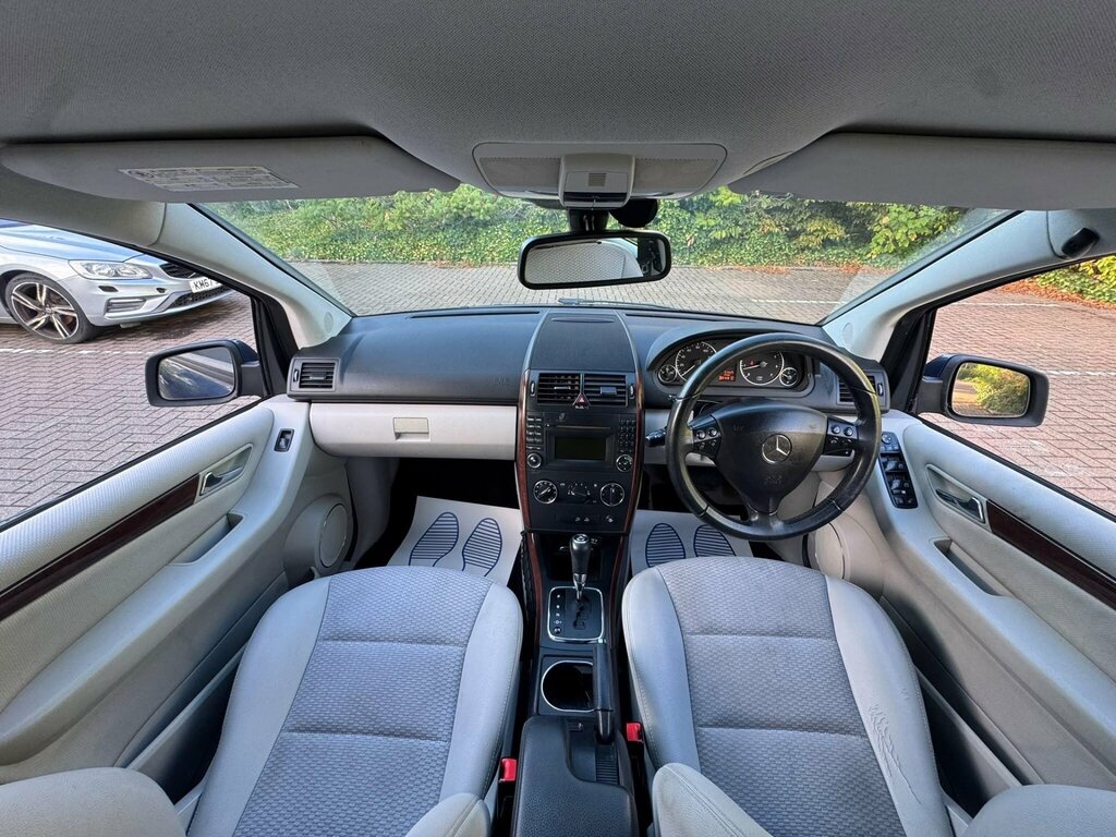 Mercedes-Benz A Class 1.5 Blueefficiency Avantgarde Se Black #27