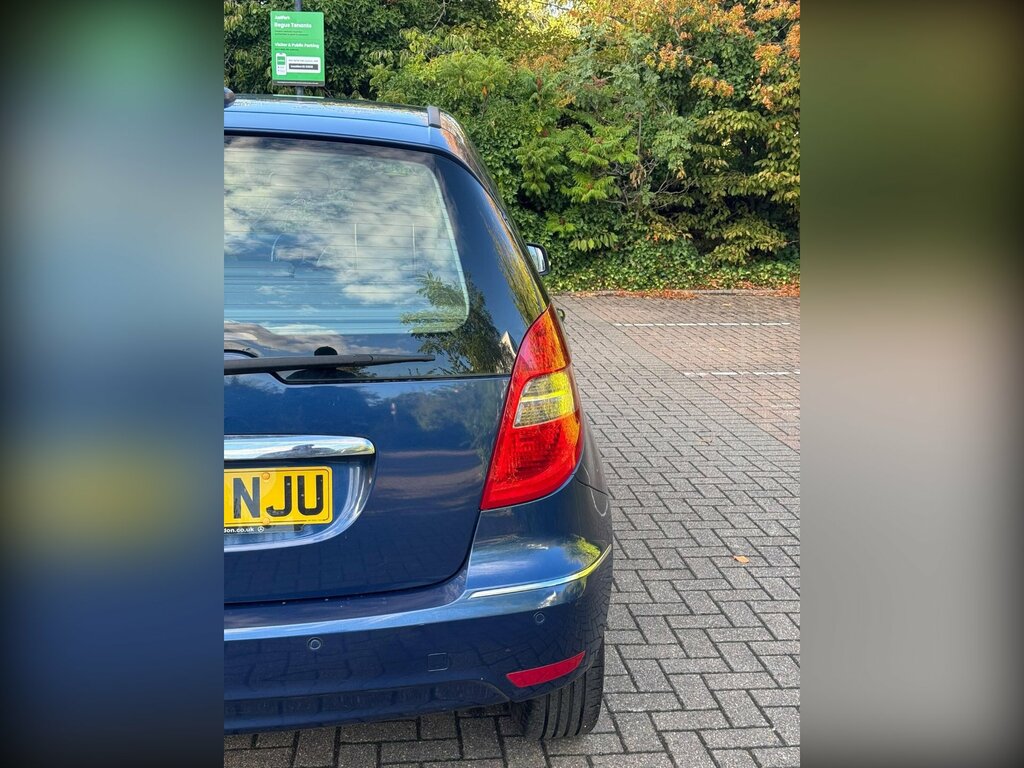 Mercedes-Benz A Class 1.5 Blueefficiency Avantgarde Se Black #12