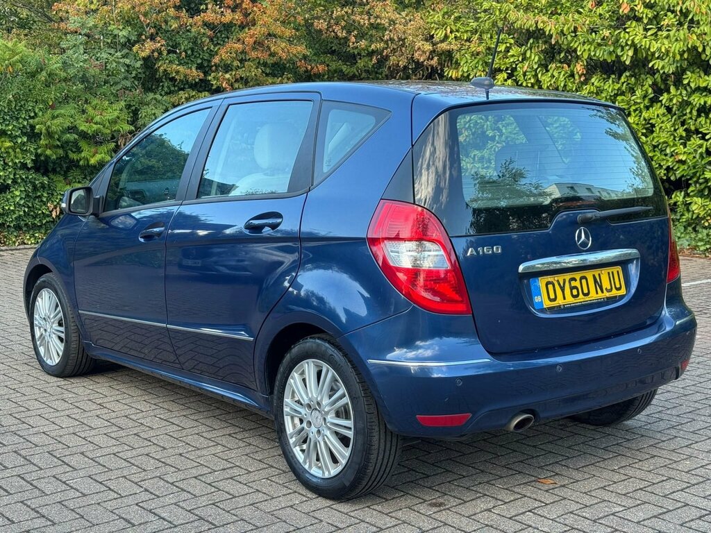 Mercedes-Benz A Class 1.5 Blueefficiency Avantgarde Se Black #3