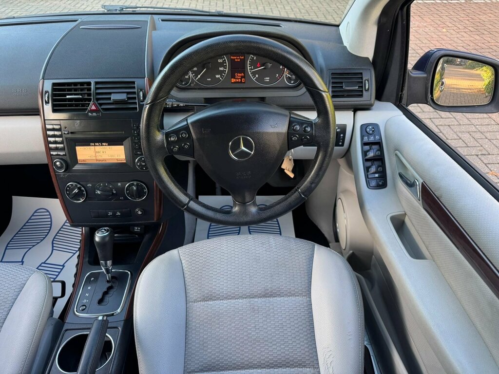 Mercedes-Benz A Class 1.5 Blueefficiency Avantgarde Se Black #31