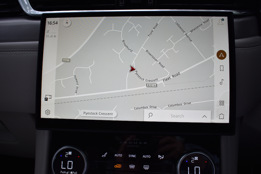 Jaguar F-Pace 2.0 L R-dynamic Hse Sliding Panoram Grey #4