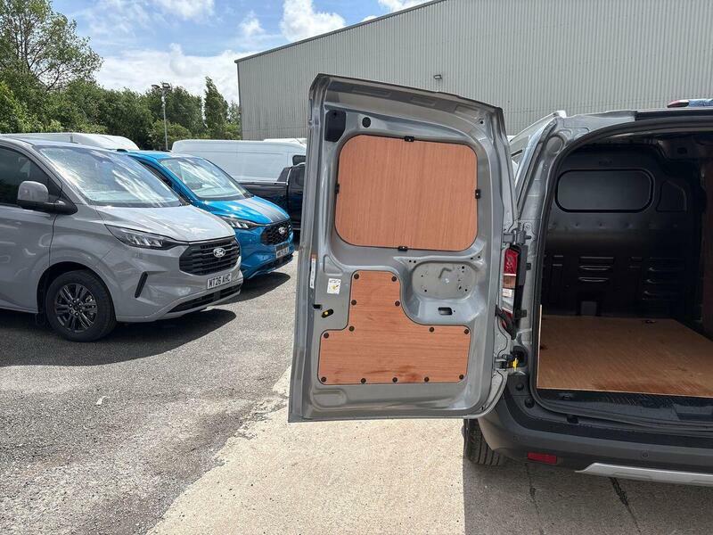 Ford Transit Courier Trend 100Kw 43Kwh White #34