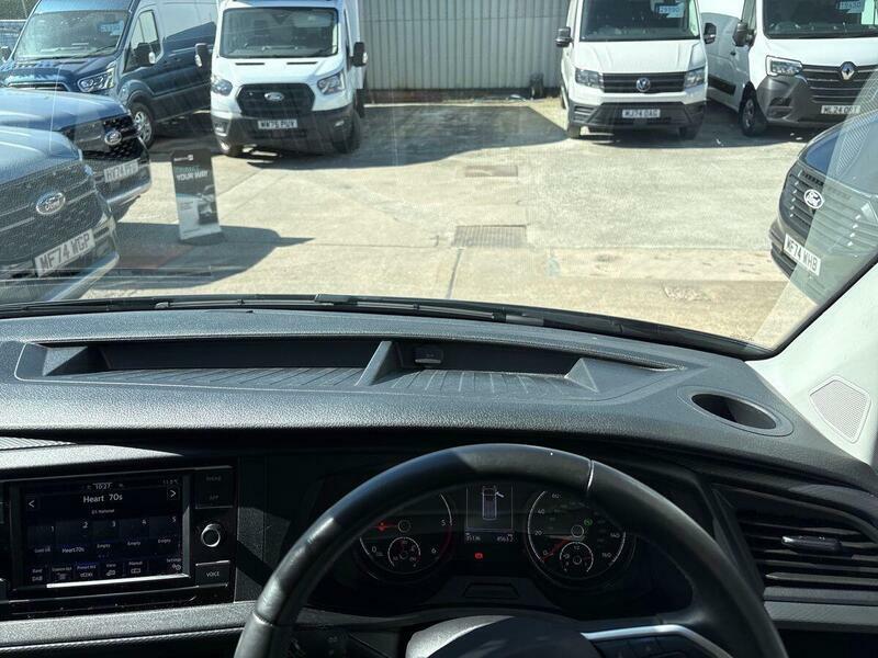 Volkswagen Transporter Mpv White #35