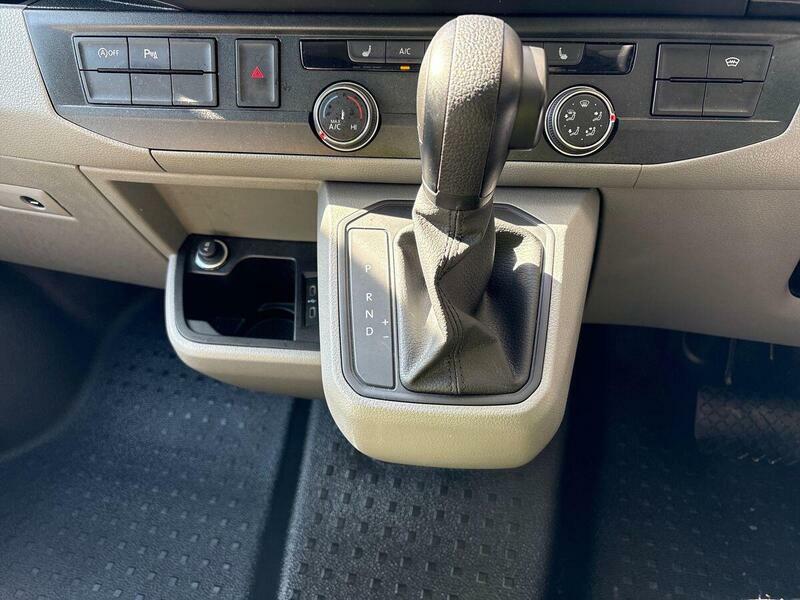 Volkswagen Transporter Mpv White #13