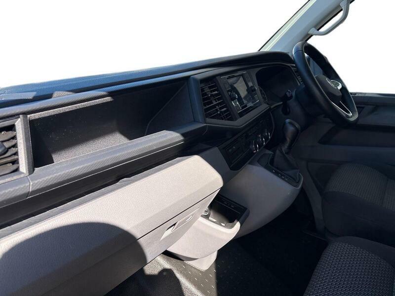 Volkswagen Transporter Mpv White #10