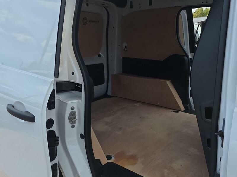 Renault Kangoo L1 E-tech Ml19 90Kw 44Kwh Adce Safety White #19