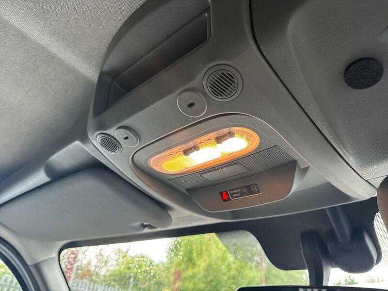 Renault Master Ll35 2.3 Dci 145Bhp 4.1 Metre Grp Luton 500Kg Ta White #35