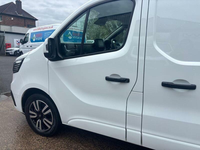 Renault Trafic Trafic Sl30 Blue Dci 130 Advance Safety Van White #33