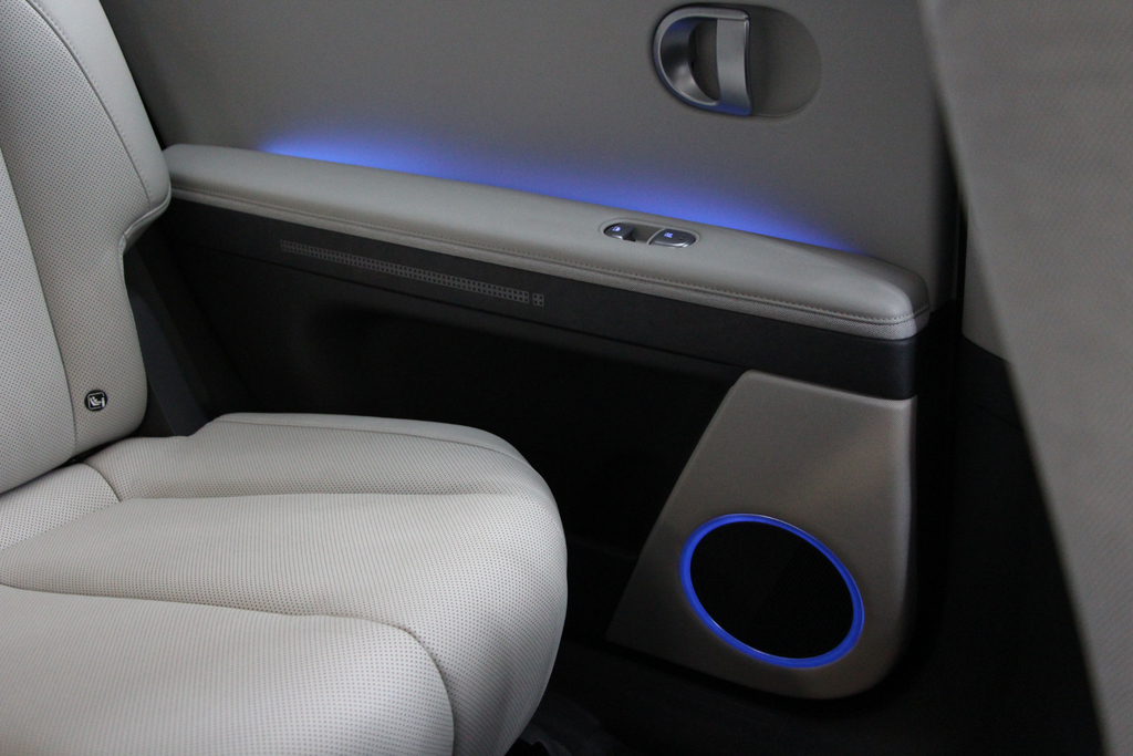 Hyundai Ioniq Automatic White #33