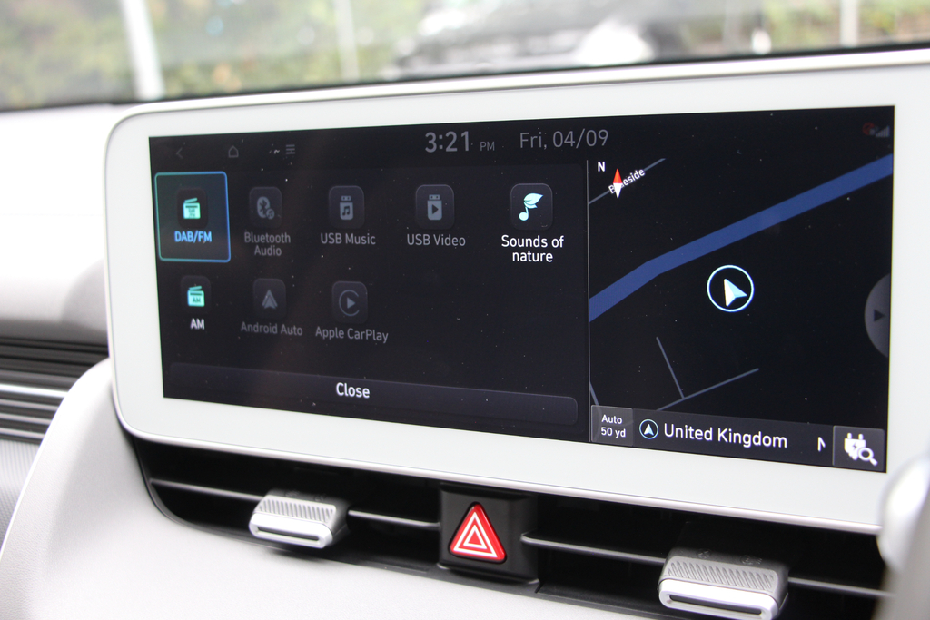 Hyundai Ioniq Automatic White #26