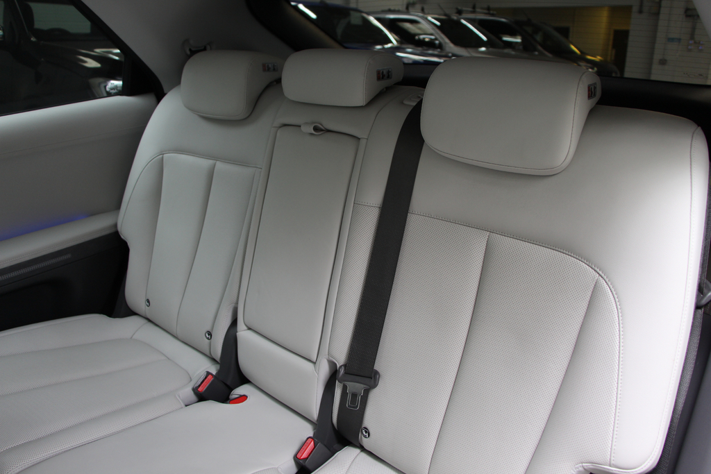 Hyundai Ioniq Automatic White #37