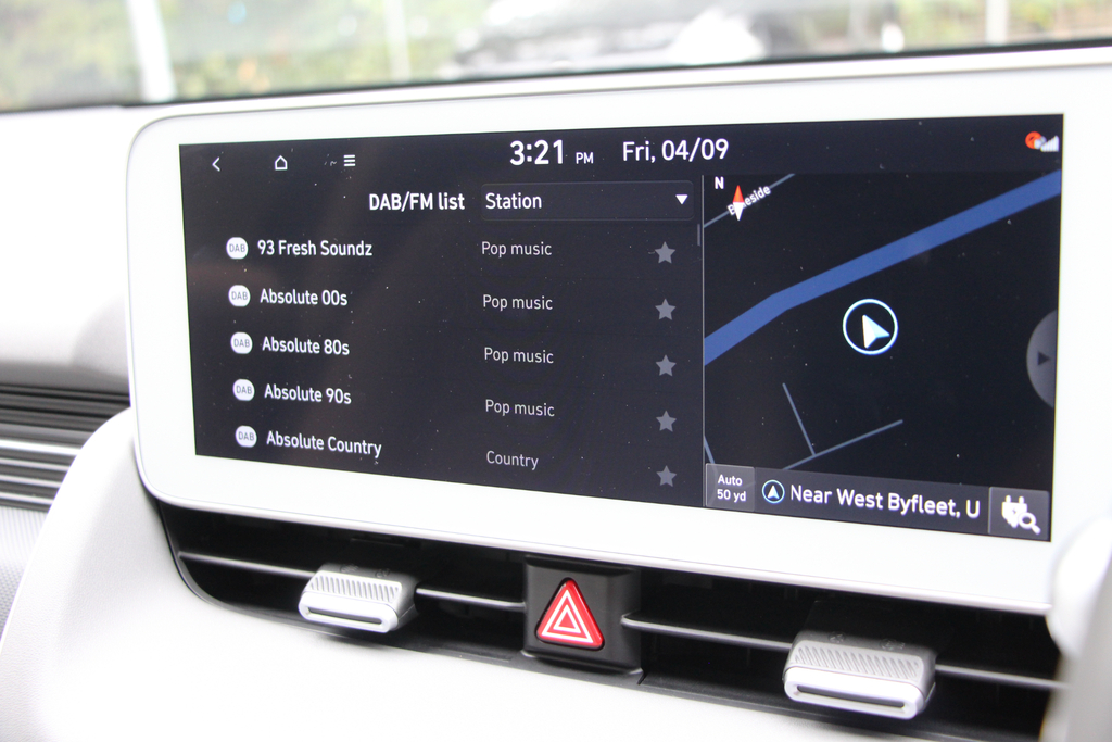 Hyundai Ioniq Automatic White #25