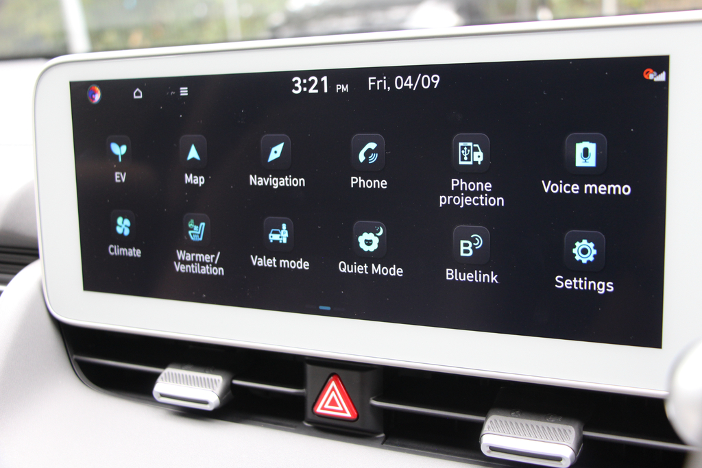 Hyundai Ioniq Automatic White #27