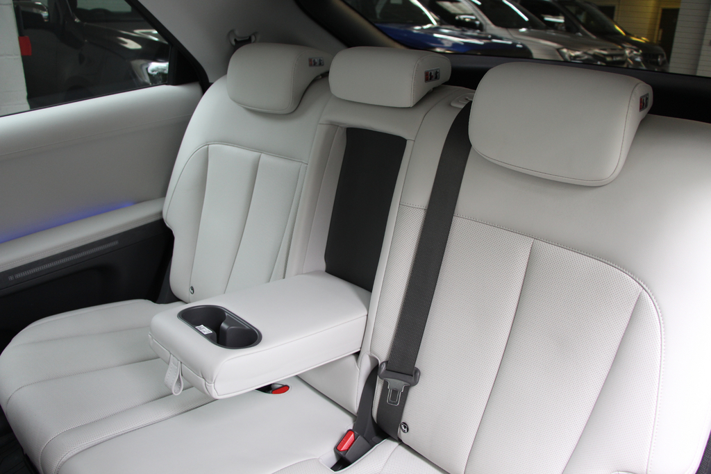 Hyundai Ioniq Automatic White #39