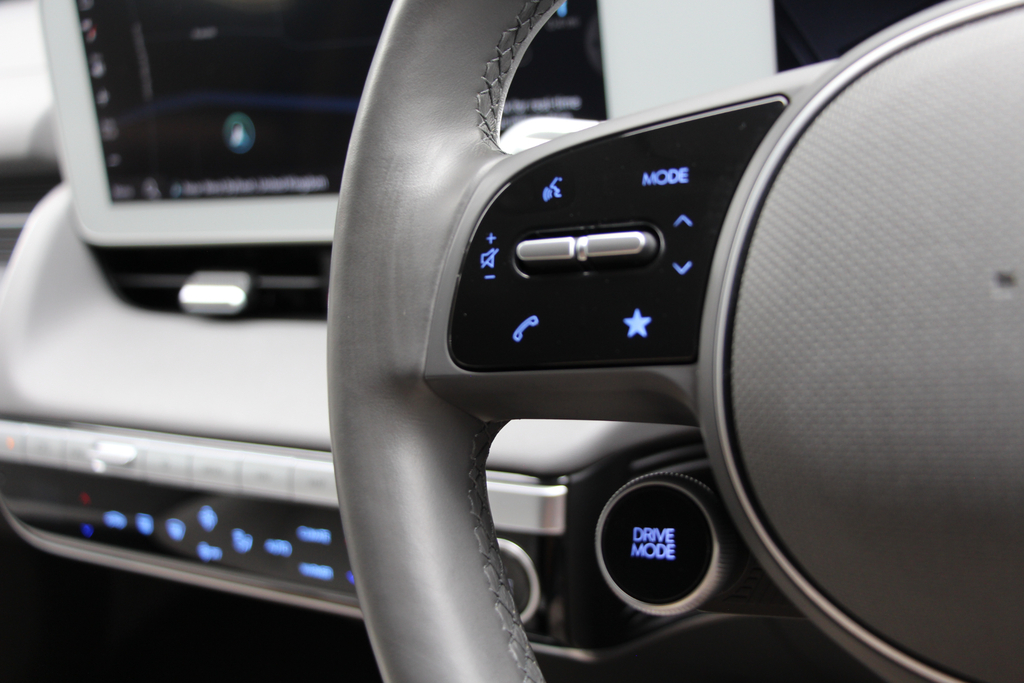 Hyundai Ioniq Automatic White #18