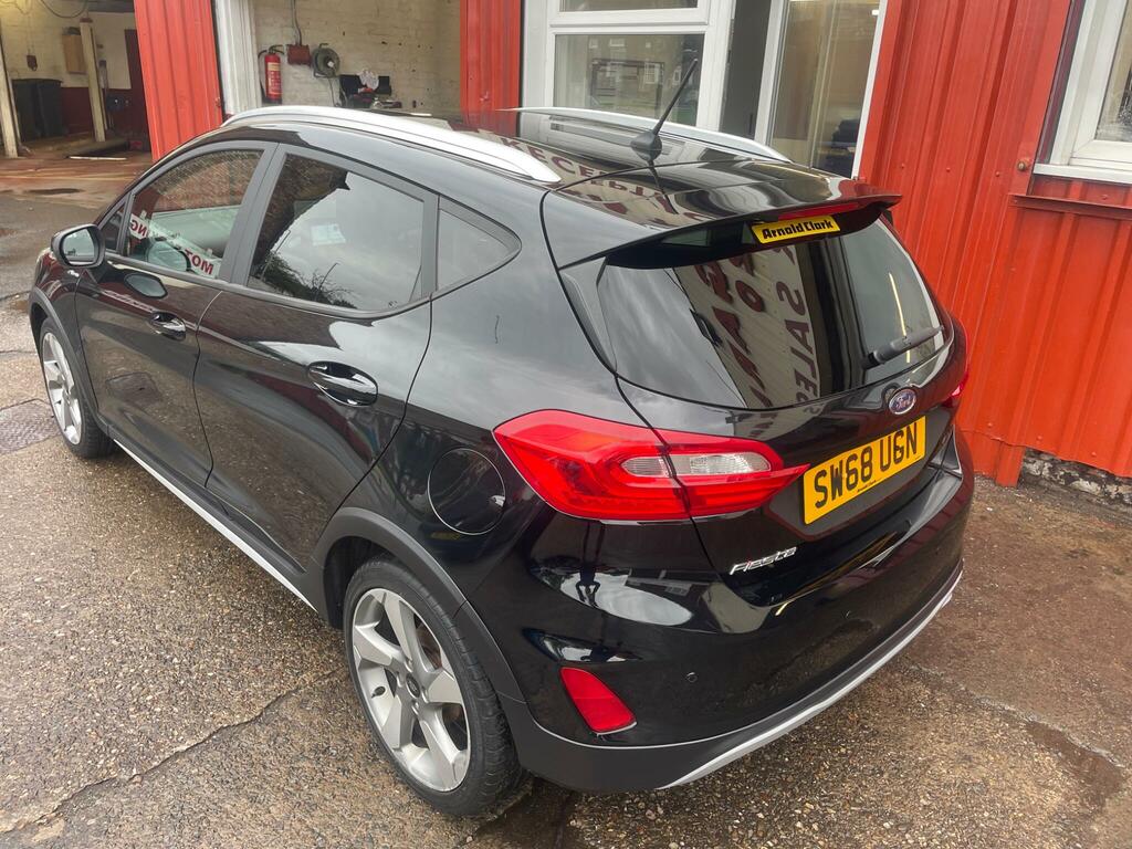Ford Fiesta Active 1 Black #3