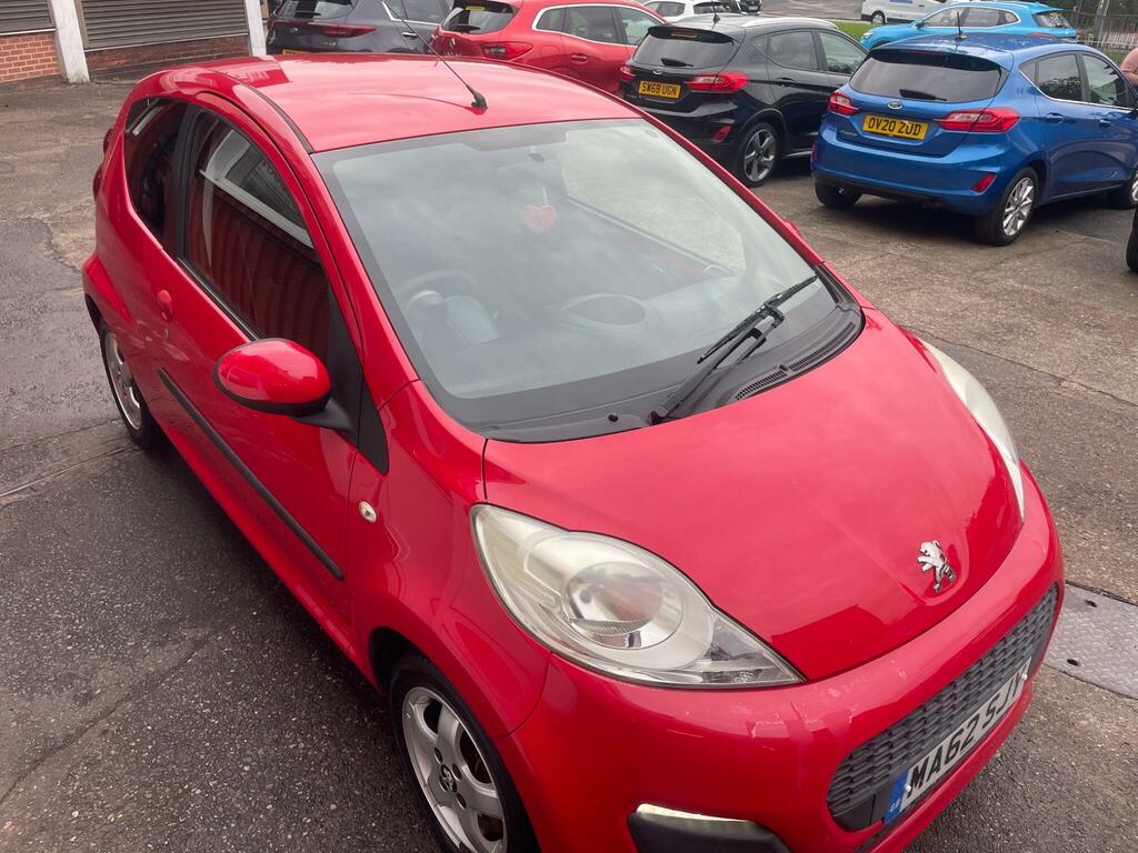 Peugeot 107 Allure Red #4