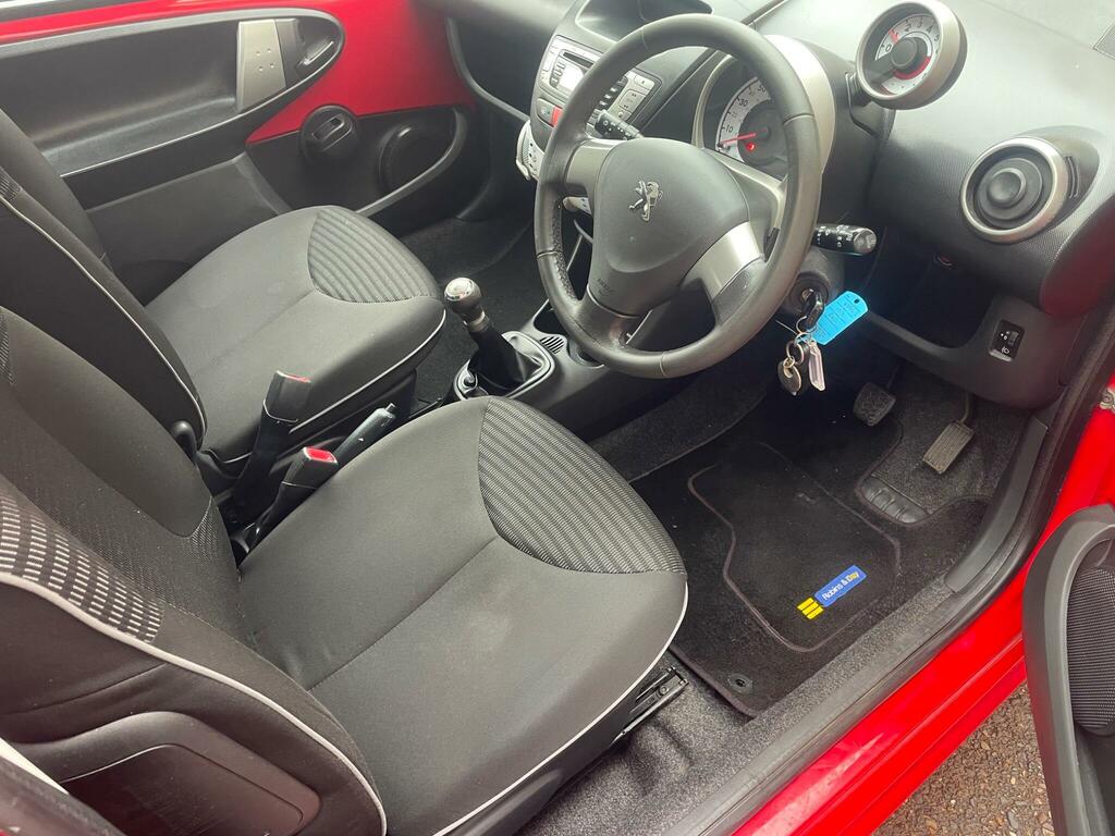 Peugeot 107 Allure Red #6