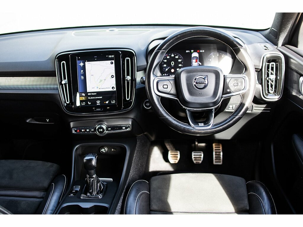 Volvo XC40 T3 R-design FR19EKN Black #2