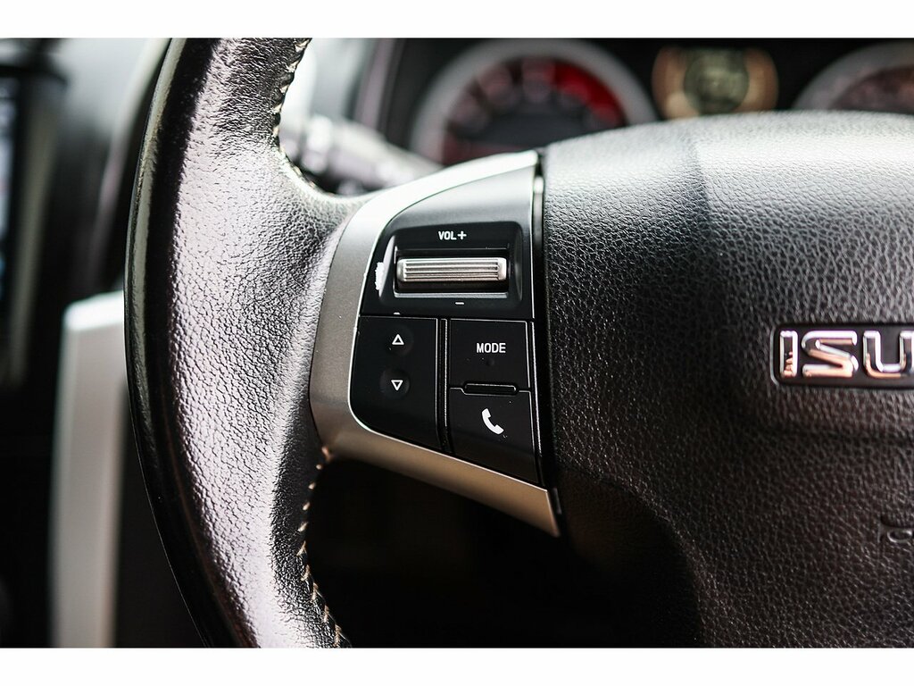 Isuzu D-Max 1.9 Yukon Double Cab 4X4 White #24