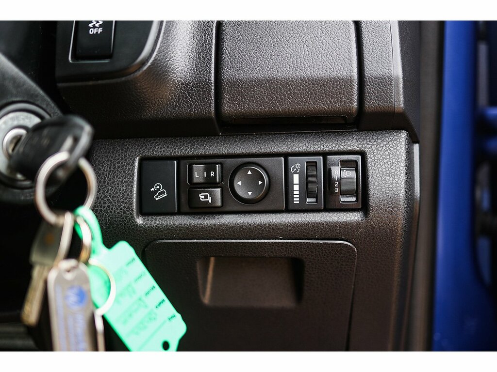 Isuzu D-Max 1.9 Yukon Double Cab 4X4 White #26