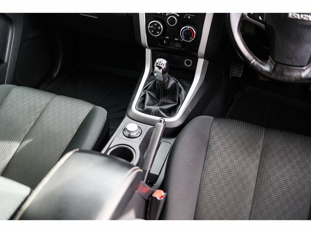 Isuzu D-Max 1.9 Yukon Double Cab 4X4 White #22