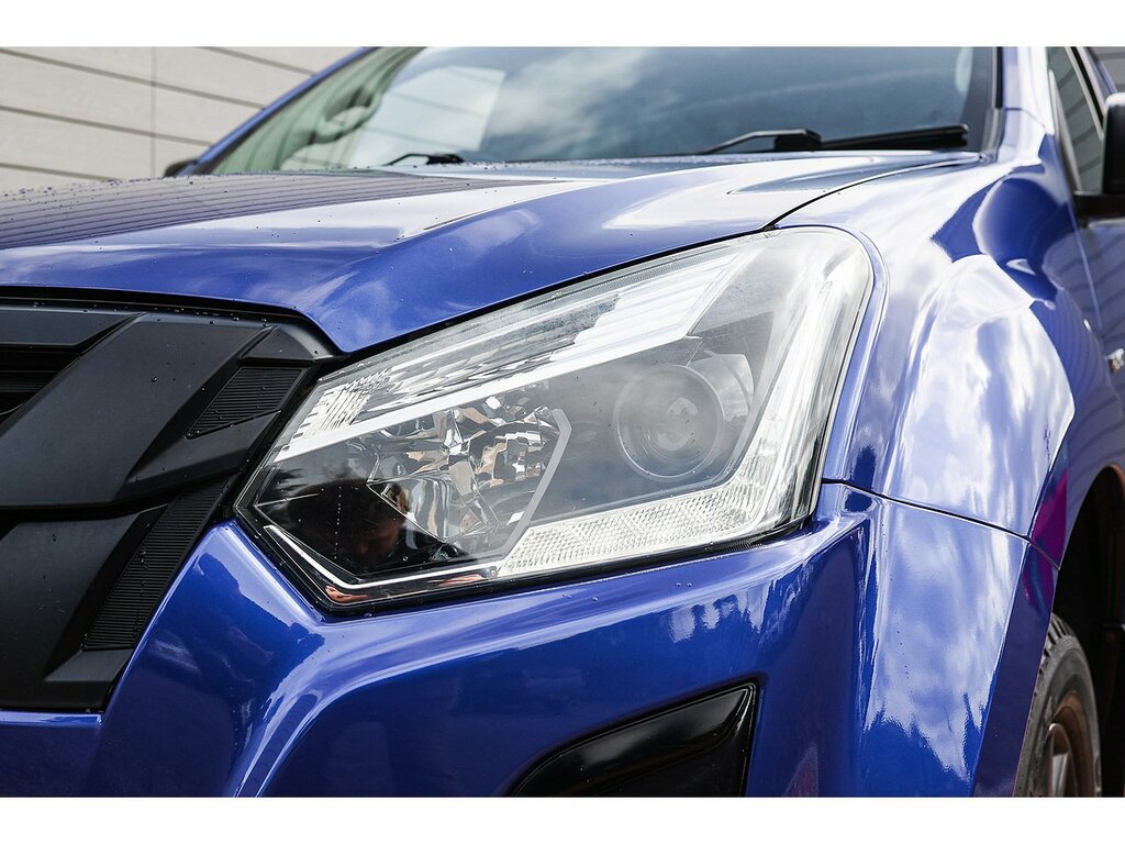 Isuzu D-Max 1.9 Yukon Double Cab 4X4 White #32