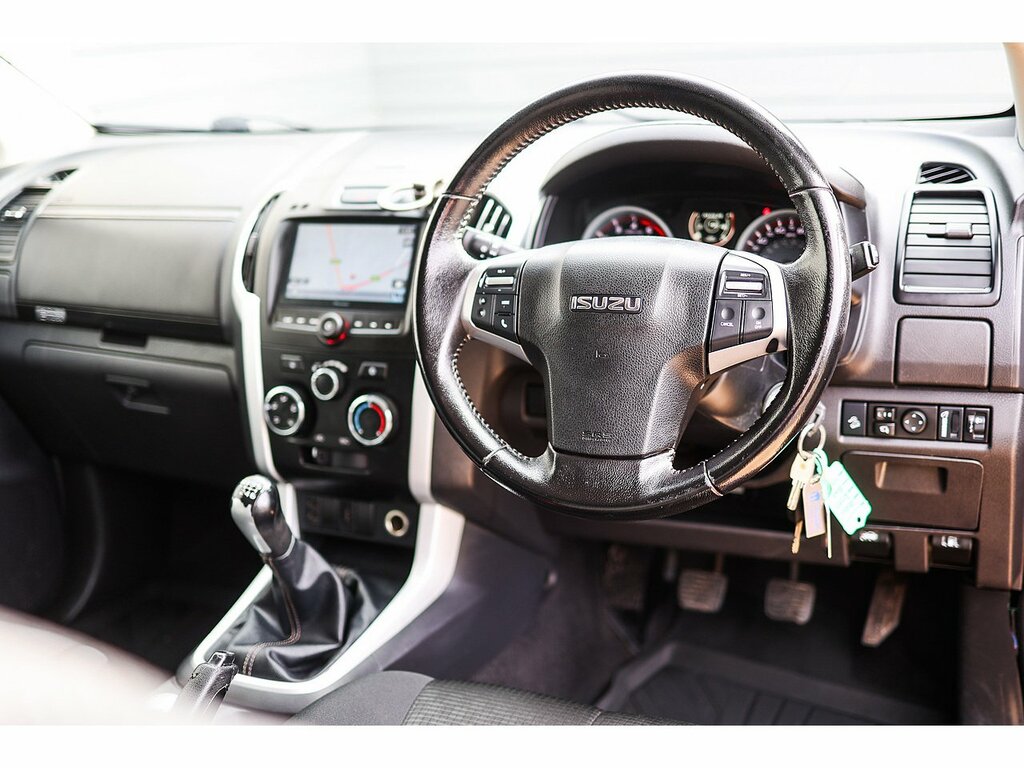 Isuzu D-Max 1.9 Yukon Double Cab 4X4 White #12