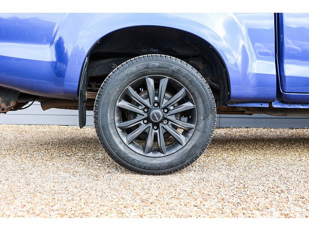 Isuzu D-Max 1.9 Yukon Double Cab 4X4 White #37