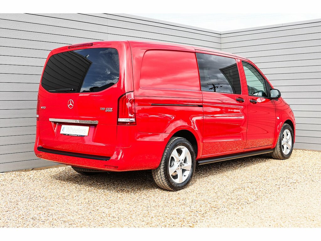 Mercedes-Benz Vito 119 Cdi Bluetec Sport Red #3