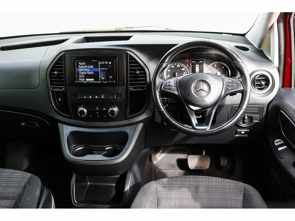 Mercedes-Benz Vito 119 Cdi Bluetec Sport Red #2