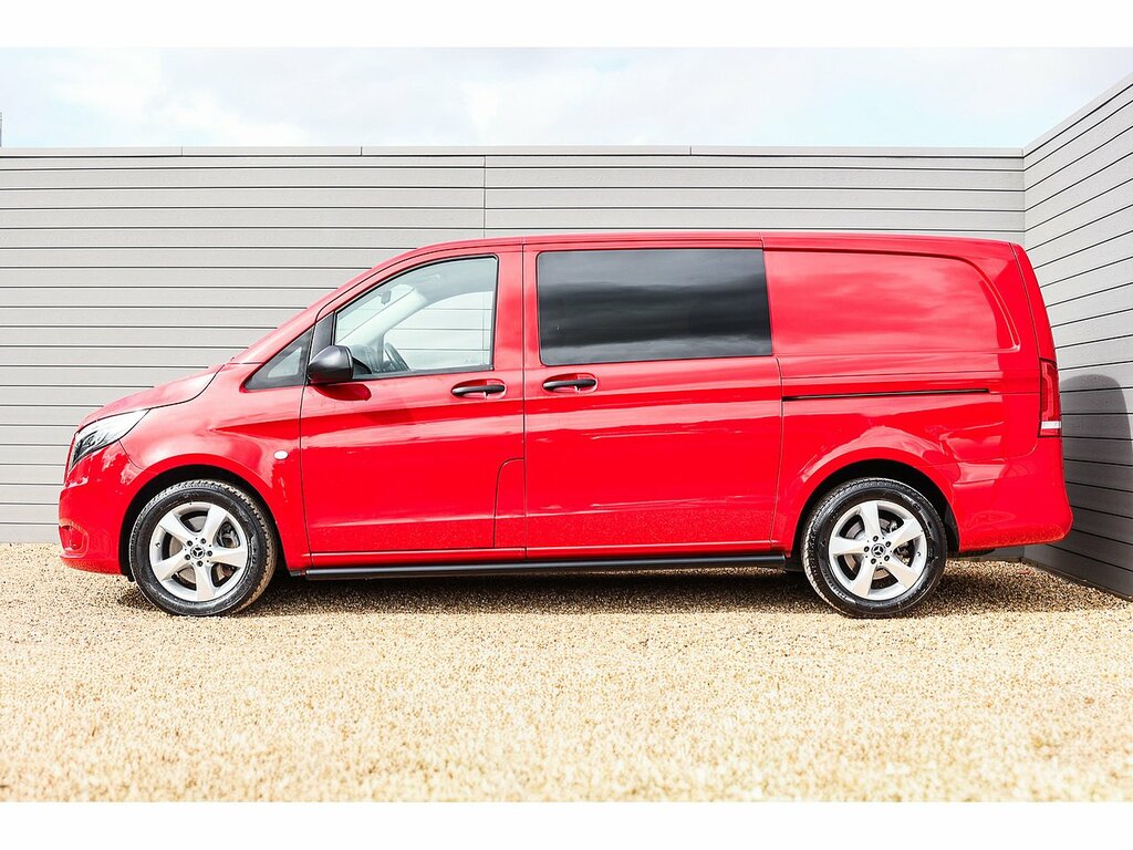 Mercedes-Benz Vito 119 Cdi Bluetec Sport Red #4
