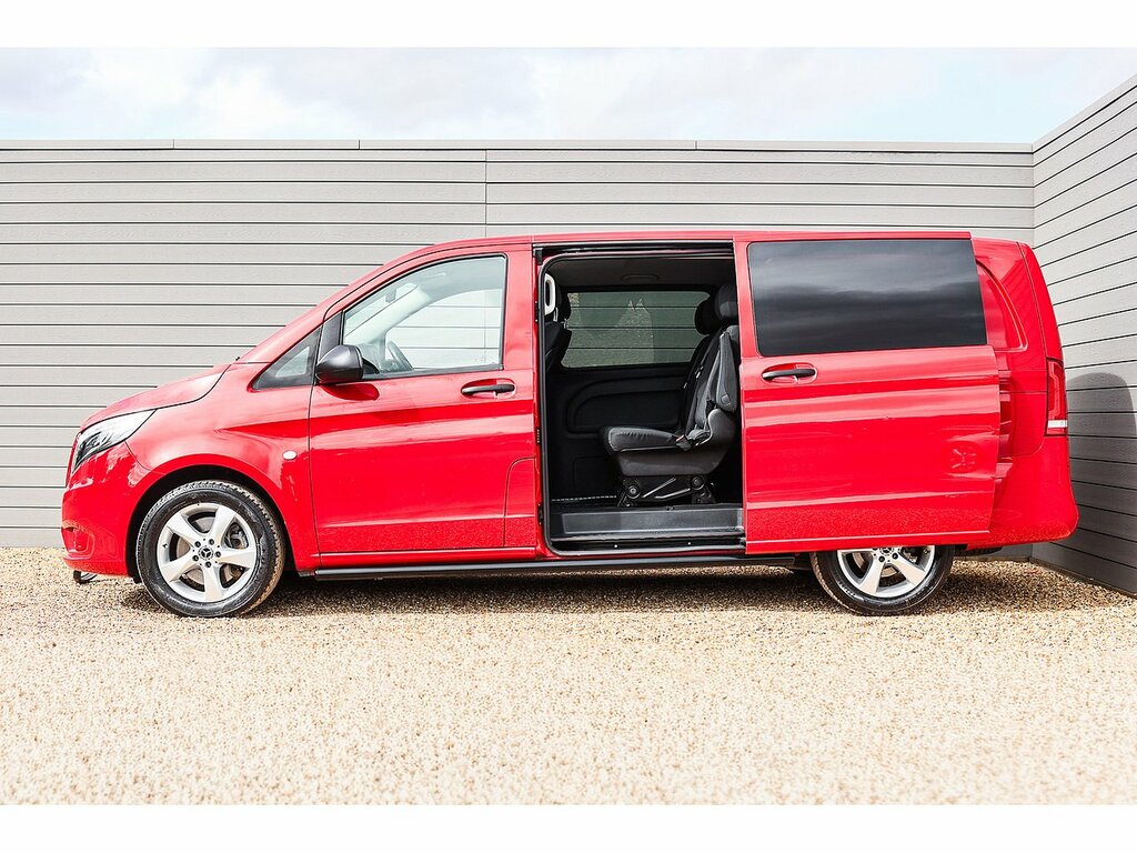 Mercedes-Benz Vito 119 Cdi Bluetec Sport Red #5