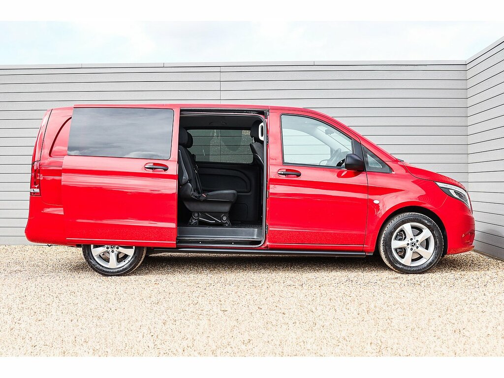 Mercedes-Benz Vito 119 Cdi Bluetec Sport Red #6