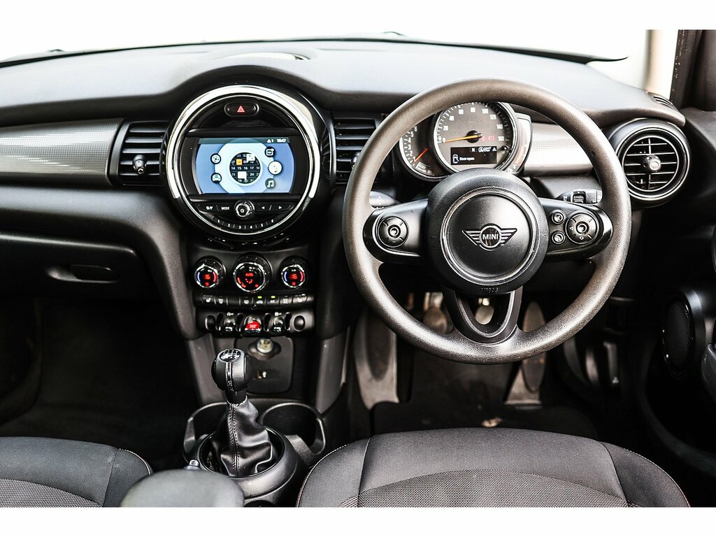 Mini Hatch Cooper Classic Black #2
