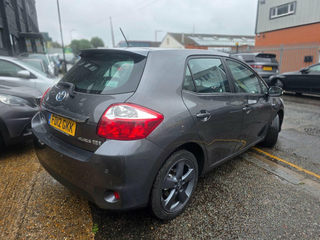 Toyota Auris Hatchback Red #8